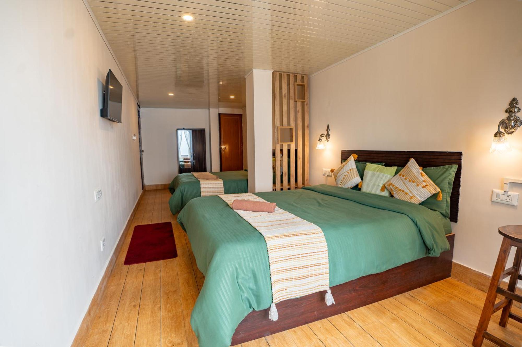 Monratino Himadrie -2 Mins Walk From Mall Road - All Rooms Have Kanchenjunga Mountain View Darjeeling  Exterior foto